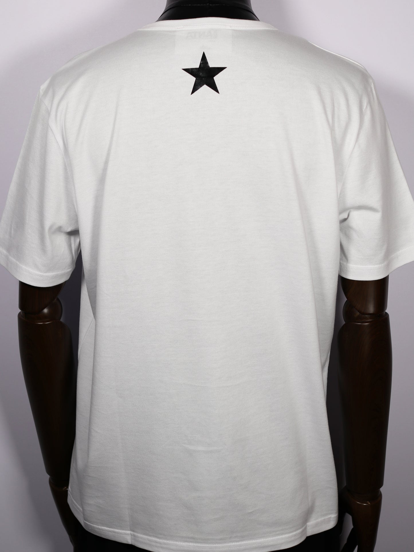 白ダイアモンドチャッピーtシャツの後ろ